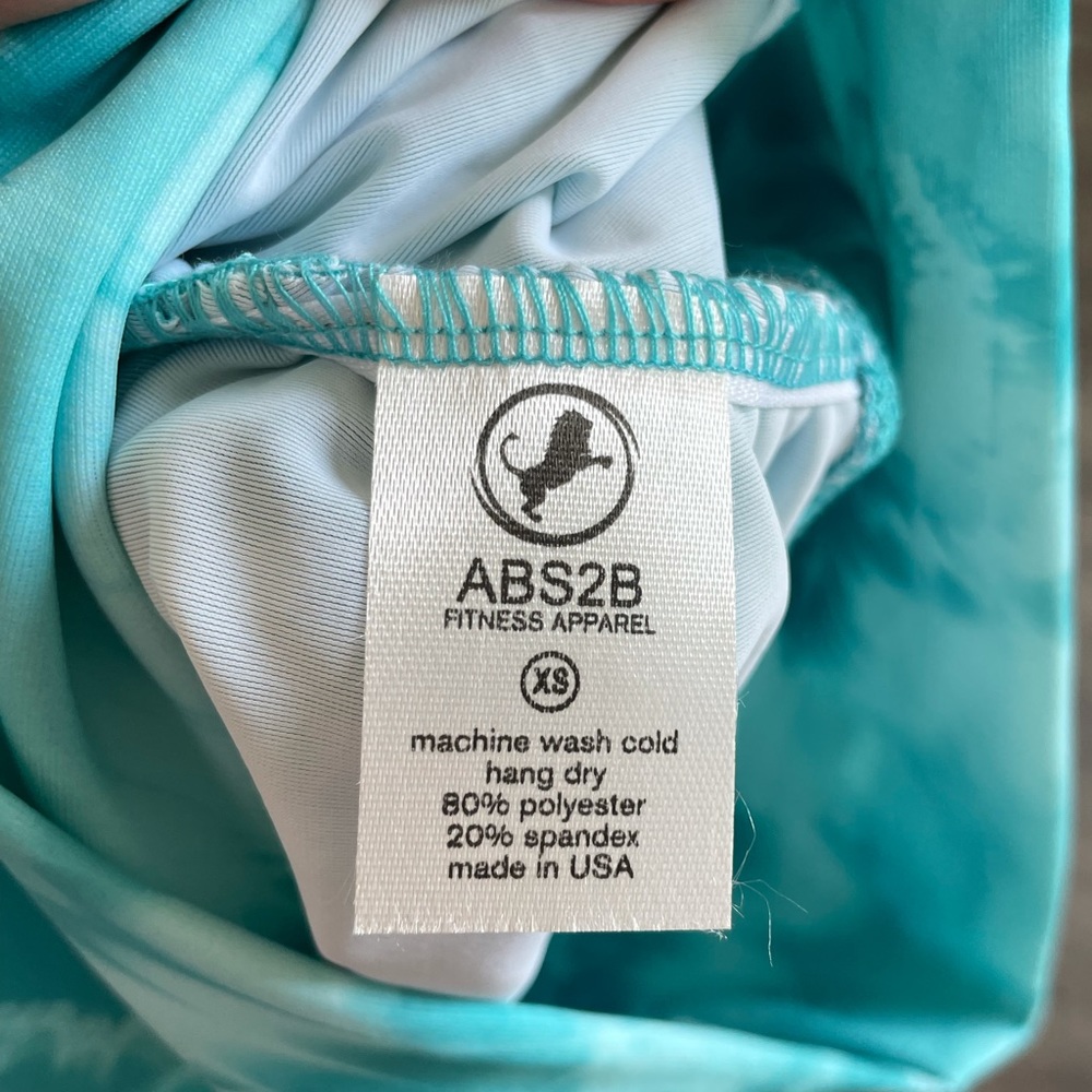 NWT! ABS2B Tie-Dye Scrunch Booty Crop Tights in Teal - Picture 8 of 11